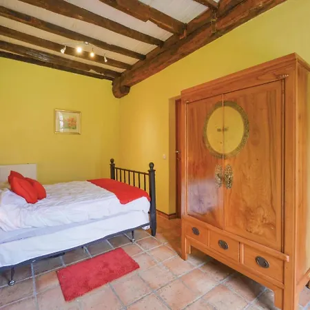 Five-bedroom Holiday In
