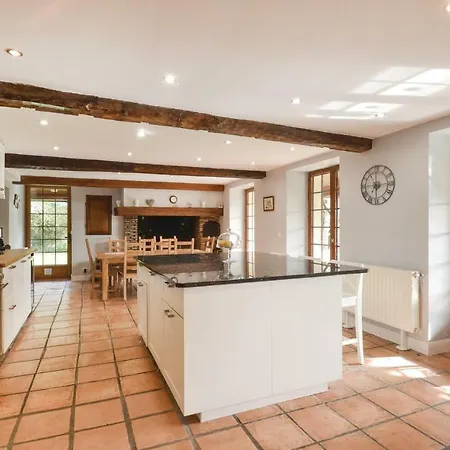 Ferienhaus Five-bedroom Holiday In