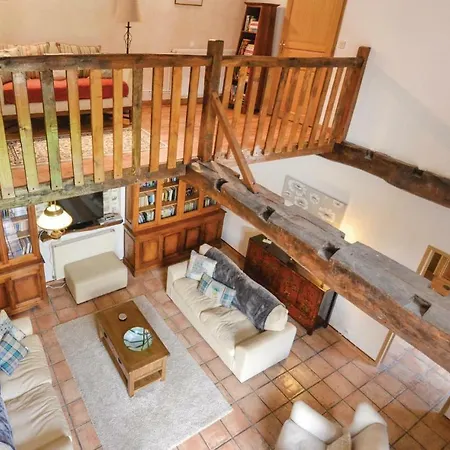Five-bedroom Holiday In