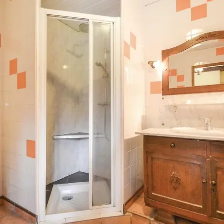 Five-bedroom Holiday In *